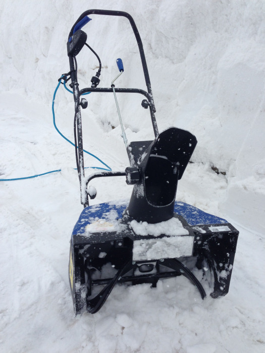 SJ621 Electric Snow Blower in the snow